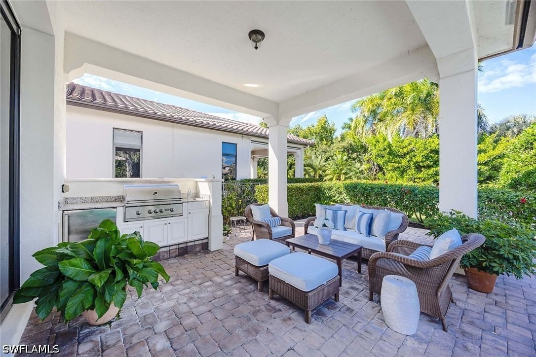 2277 Residence Circle, Naples, FL 34105 photo 4