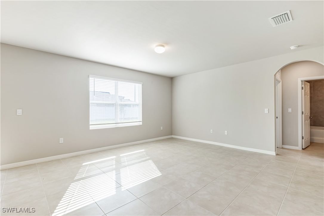 1401 NE 5th Place, Cape Coral, FL 33909 photo 4