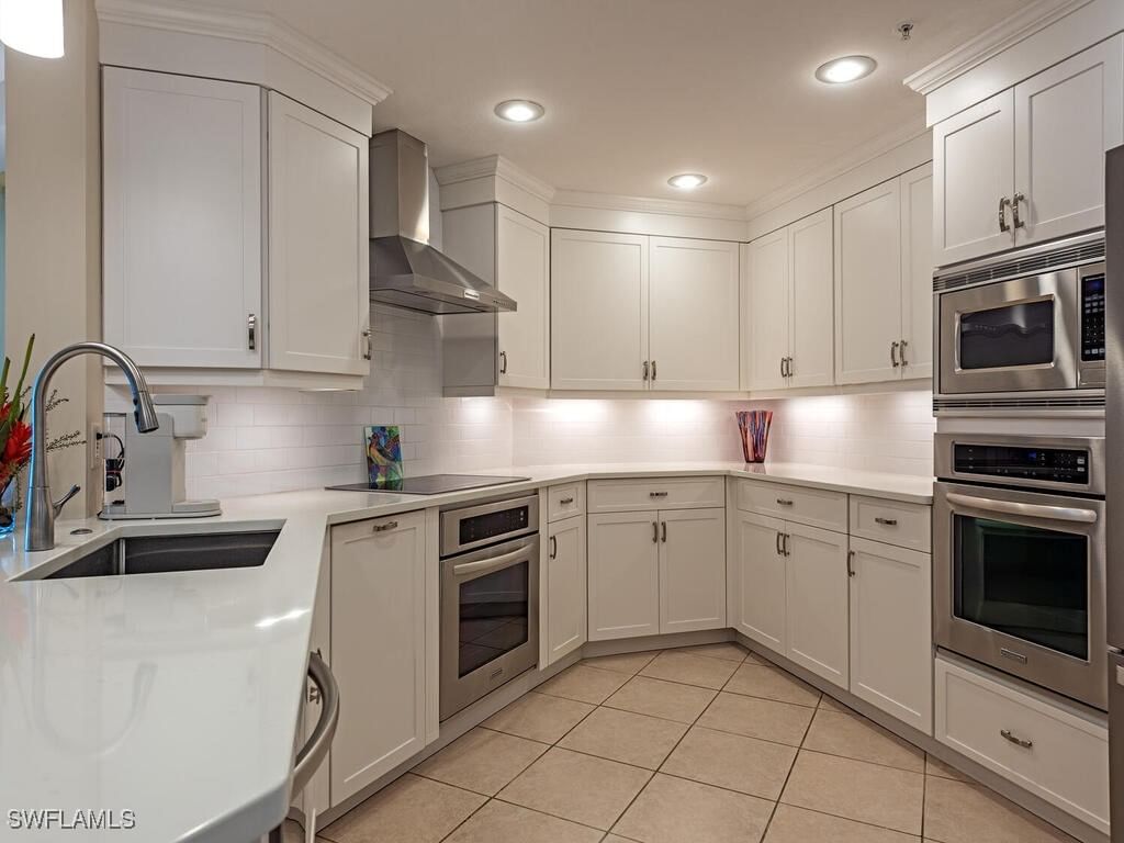 60 Seagate Drive #1205, Naples, FL 34103 photo 5