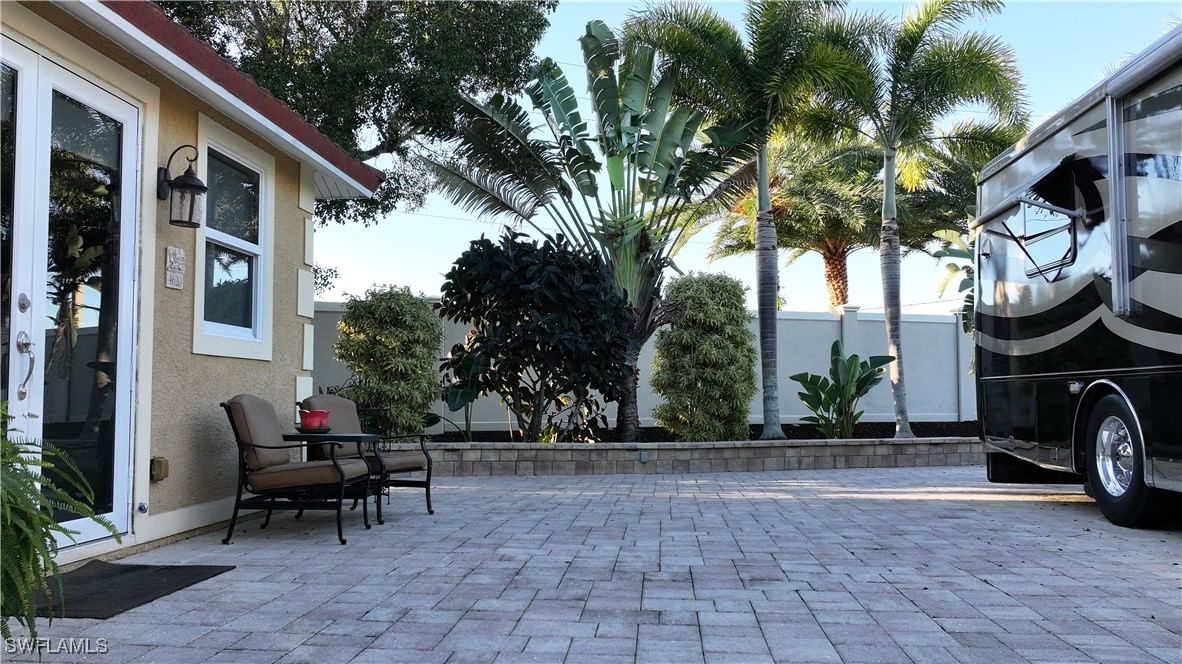 4620 Southern Breeze Drive, Naples, FL 34114 photo 4