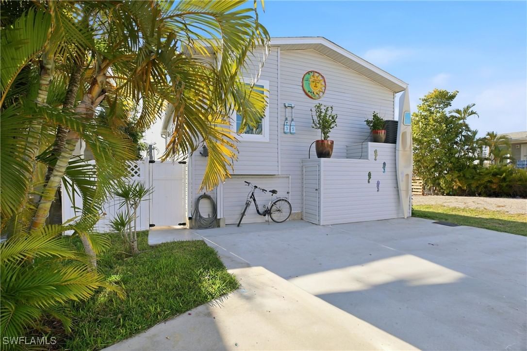 35 Emily Lane, Fort Myers Beach, FL 33931 photo 3