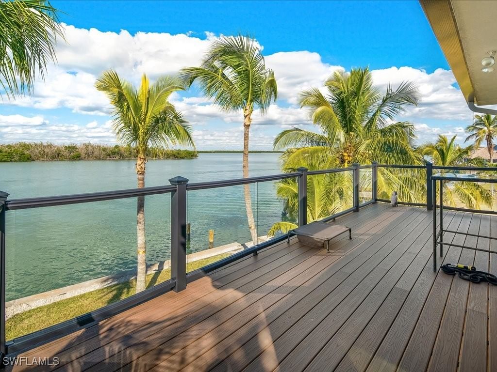 232 Harbor Place N, Goodland, FL 34140 photo 4
