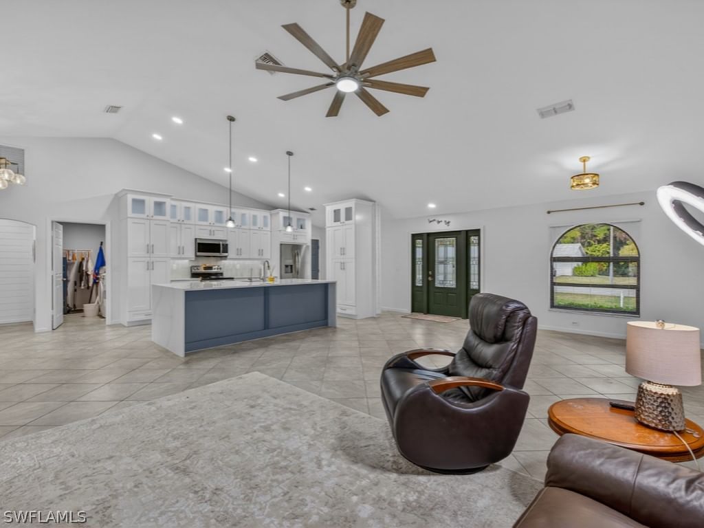 2264 Outrigger Lane, Naples, FL 34104 photo 4