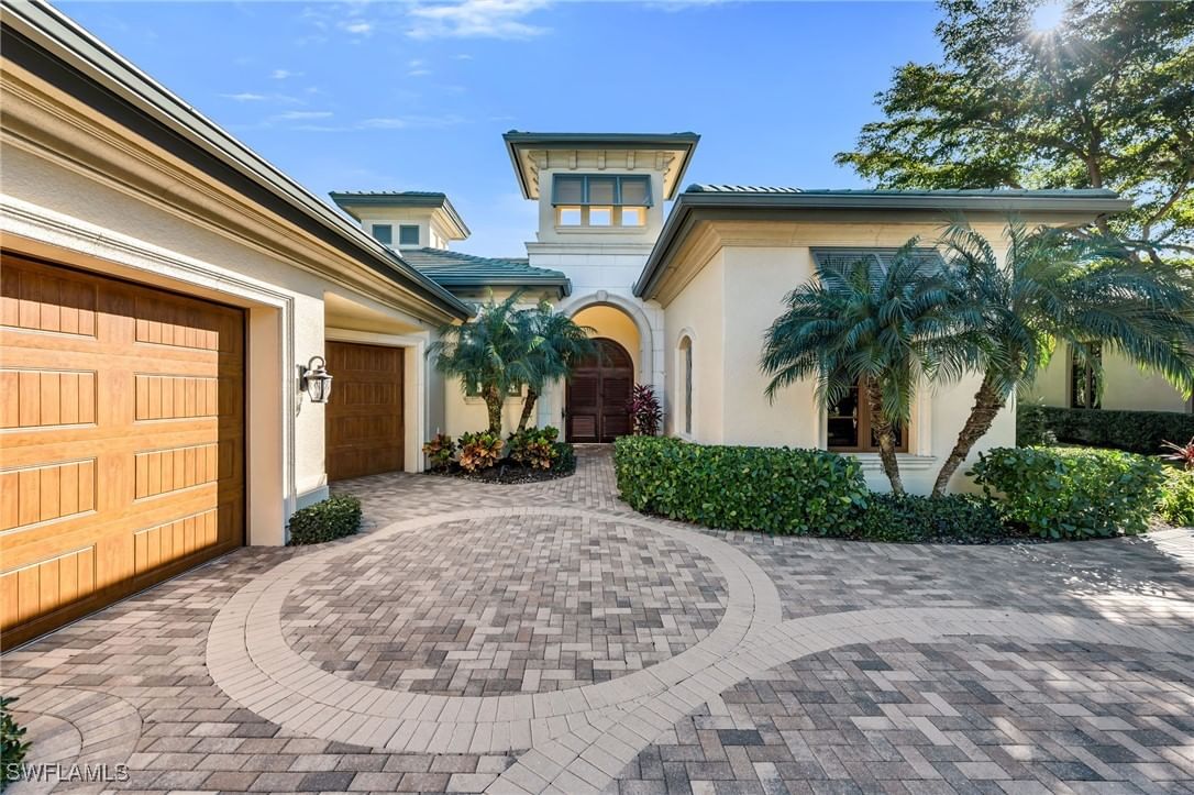 28724 La Caille Drive, Naples, FL 34119 photo 2