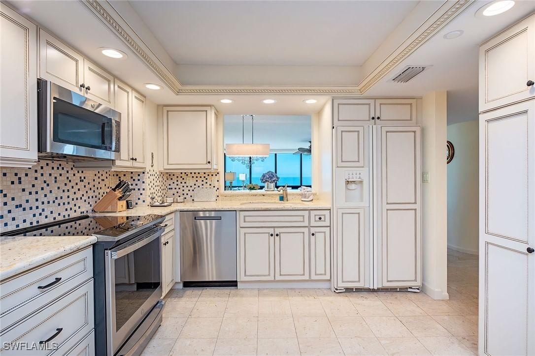 4751 Gulf Shore Boulevard N #PH8, Naples, FL 34103 photo 4