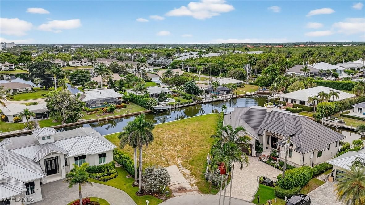 1693 BONITA Court, Naples, FL 34102 photo 2