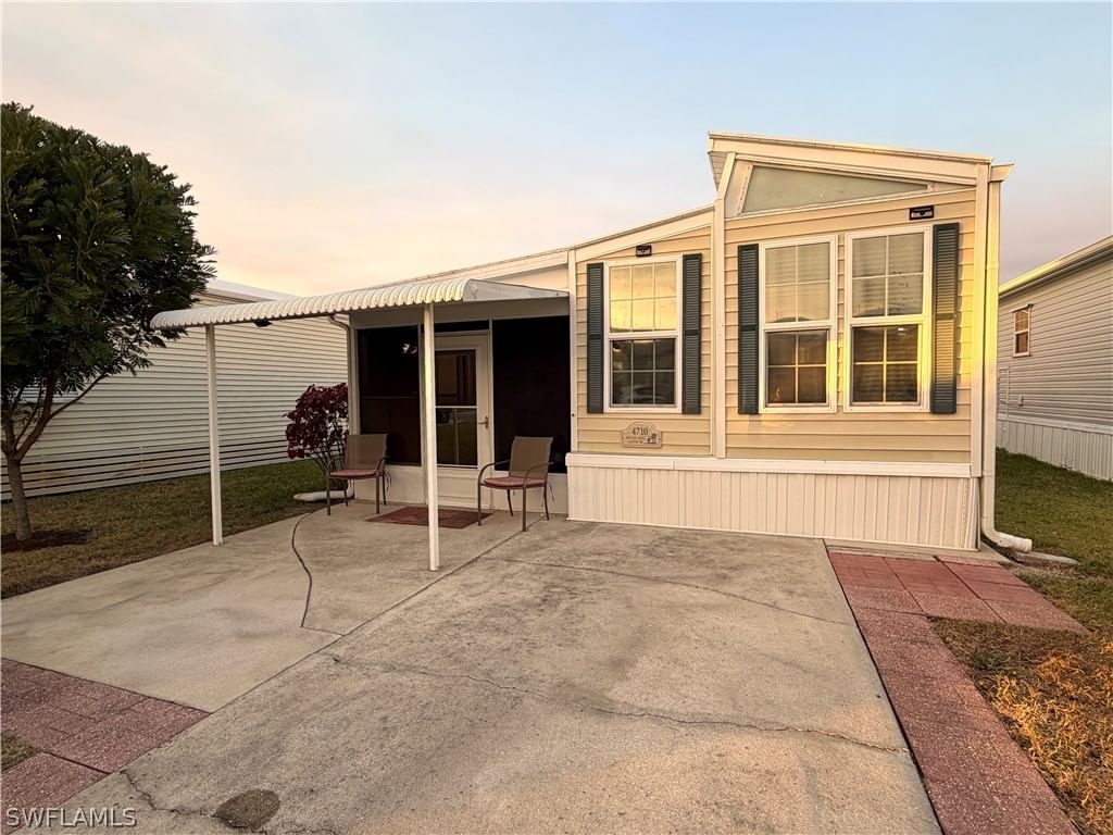 4710 Split Log Lane W, Estero, FL 33928 photo 2