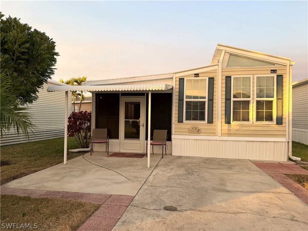 4710 Split Log Lane W, Estero, FL 33928 photo 4