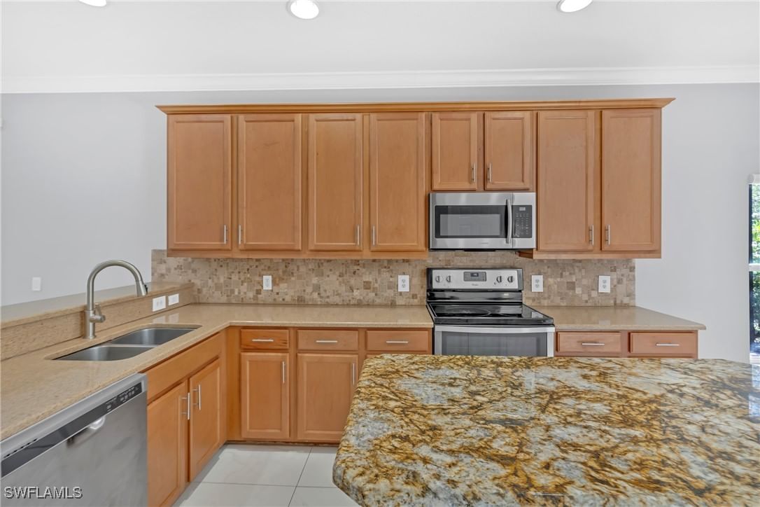 2822 Inlet Cove Lane W, Naples, FL 34120 photo 5