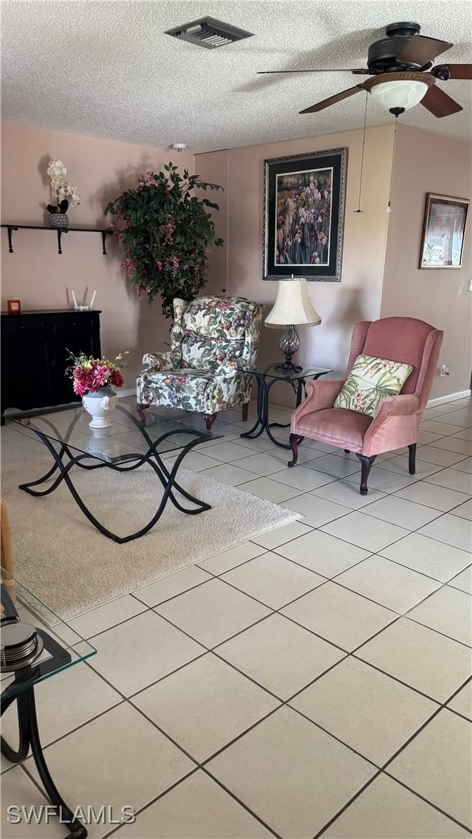 913/915 Mohawk Parkway, Cape Coral, FL 33914 photo 3