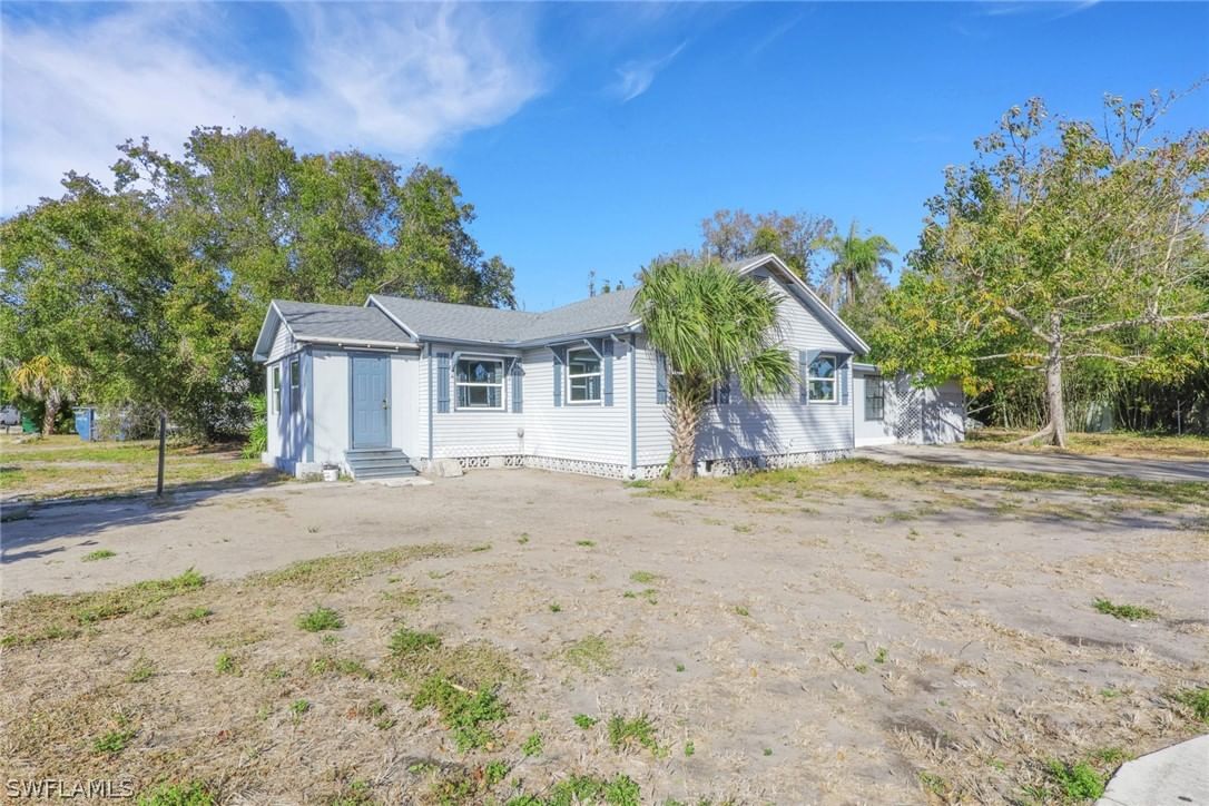 2933 Jackson Street, Fort Myers, FL 33901 photo 2