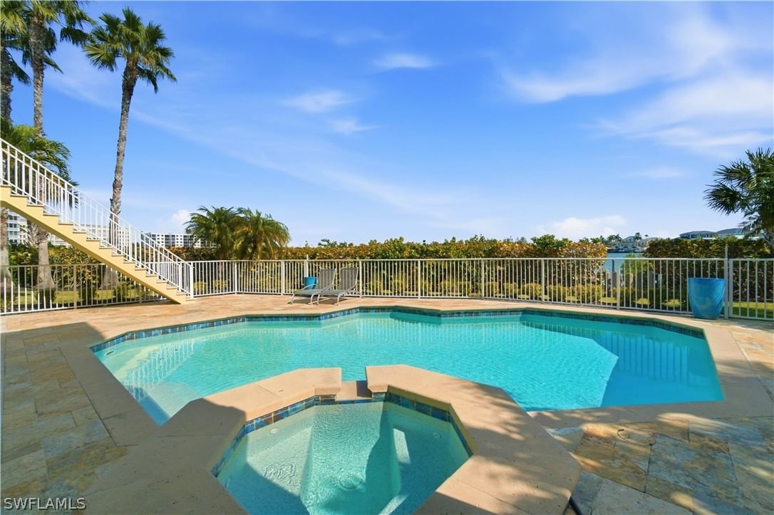 195 San Mateo Drive, Bonita Springs, FL 34134 photo 2