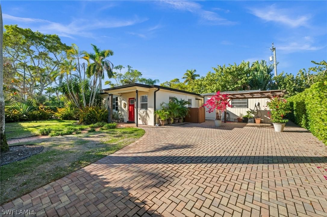 715 10TH Street N, Naples, FL 34102 photo 2