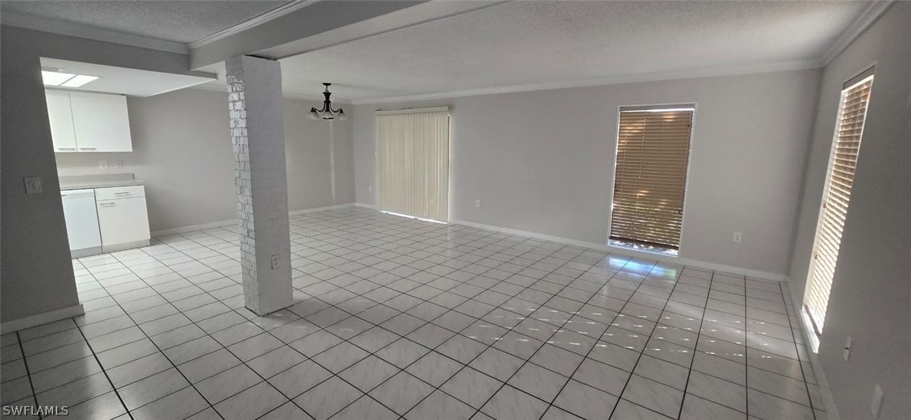 925 Palm View Drive #121, Naples, FL 34110 photo 2
