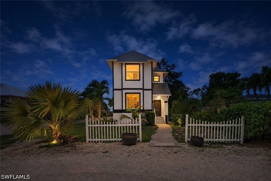 4011 Tarpon Avenue, Bonita Springs, FL 34134