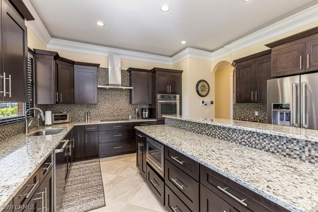2135 Par Drive, Naples, FL 34120 photo 4