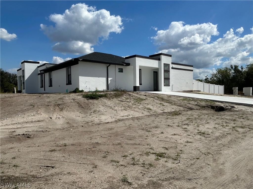 836/838 Milwaukee Boulevard, Lehigh Acres, FL 33974 photo 2