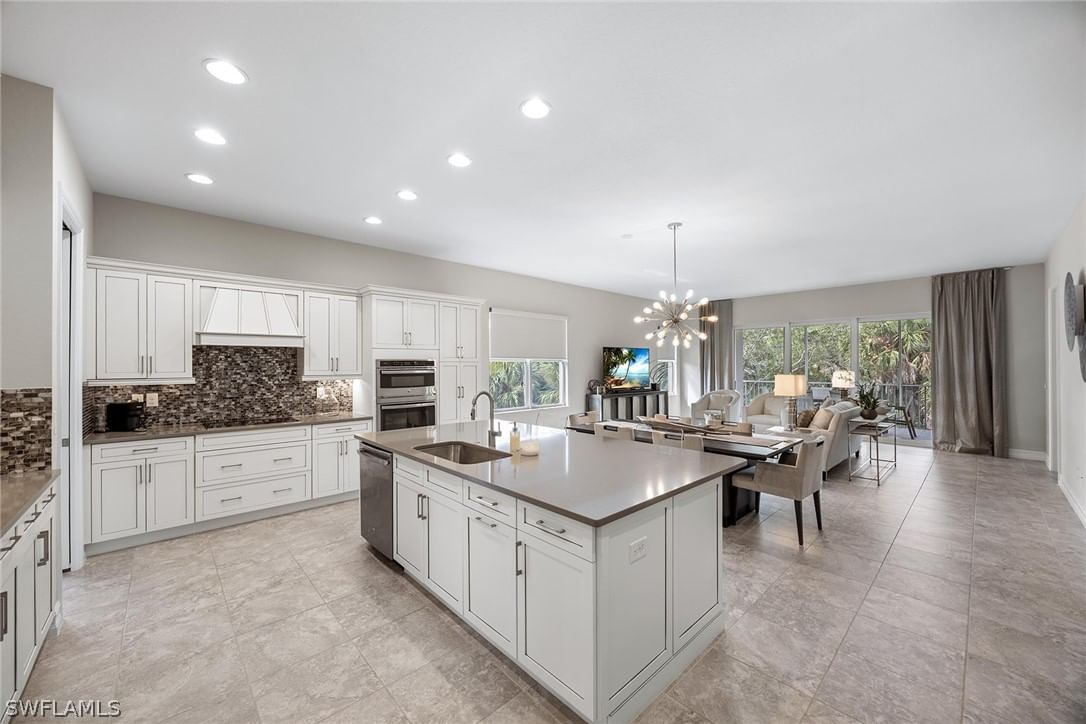 7825 Hawthorne Drive #2103, Naples, FL 34113 photo 3