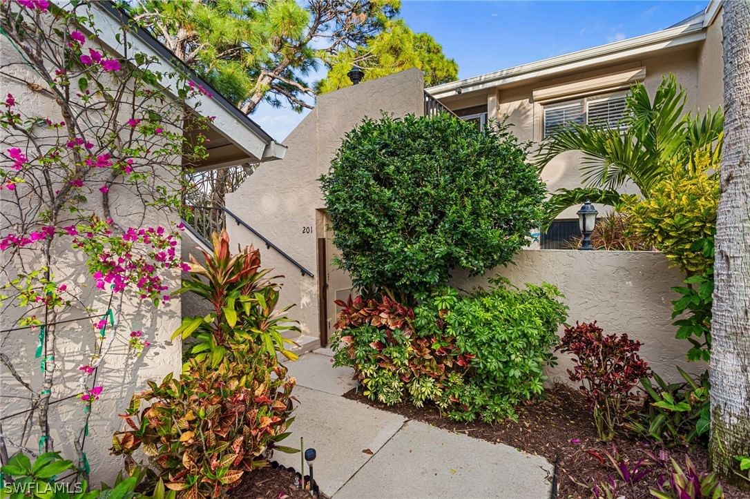 15470 Cedarwood Lane #201, Naples, FL 34110 photo 2