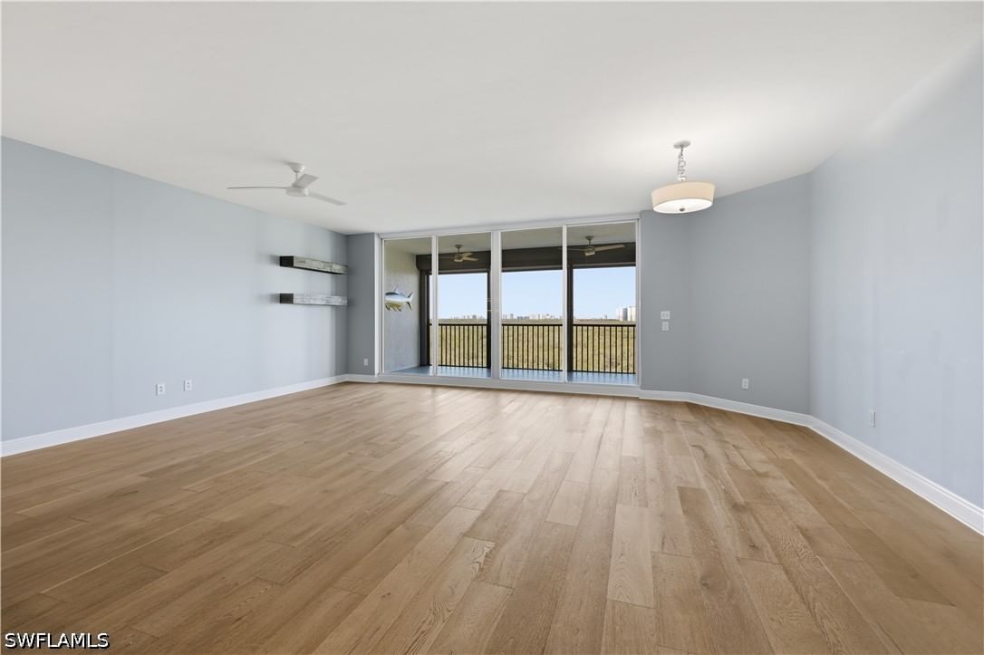 425 Cove Tower Dr Dr #703, Naples, FL 34110 photo 4