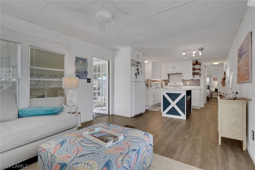 143 Moorhead Manor #143, Naples, FL 34112 photo 3