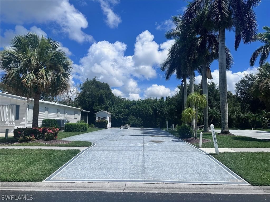 1008 Diamond Lake Circle, Naples, FL 34114 photo 2
