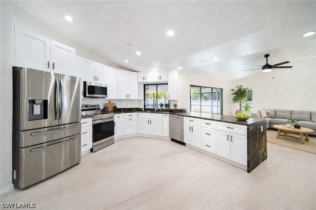 10731 Regent Circle, Naples, FL 34109 photo 2