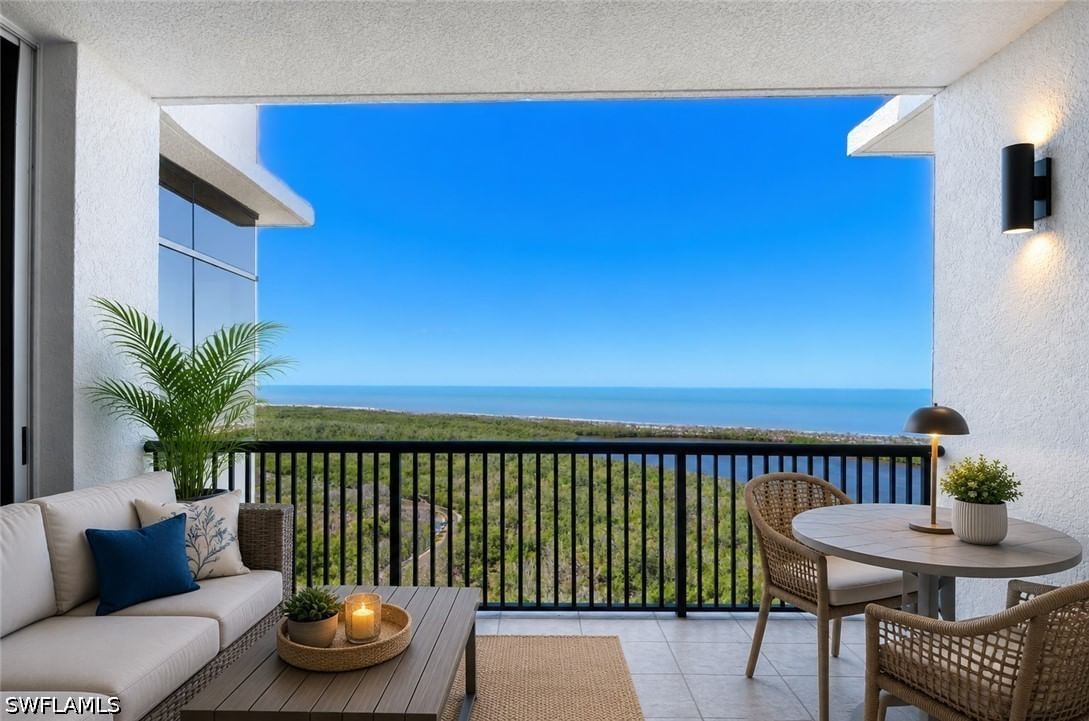 6825 Grenadier Boulevard #PH1, Naples, FL 34108