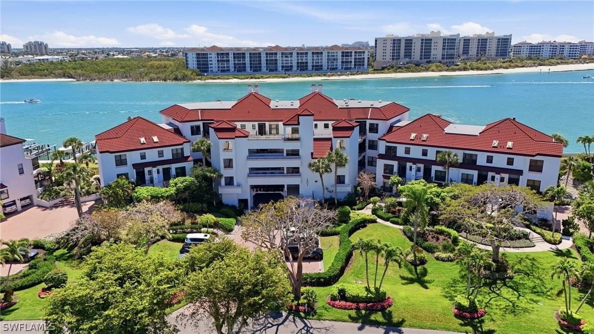 309 La Peninsula Boulevard #309, Naples, FL 34113 photo 3