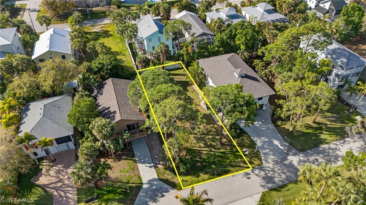 750 Park Avenue, Naples, FL 34110 photo 5