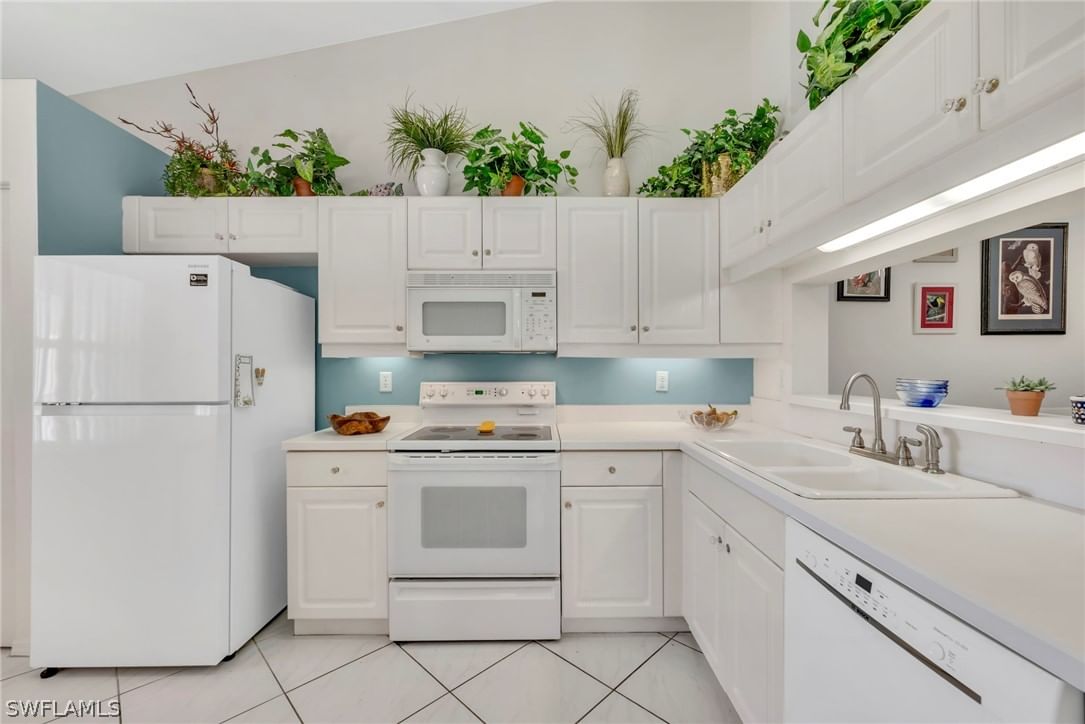 2469 Millcreek Lane #204, Naples, FL 34119 photo 4