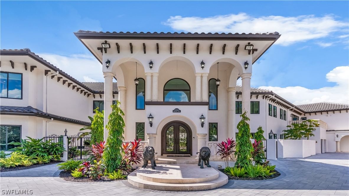 13323 Rosewood Lane, Naples, FL 34119 photo 5