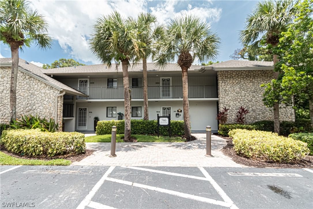 746 Eagle Creek Drive W #104, Naples, FL 34113 photo 3