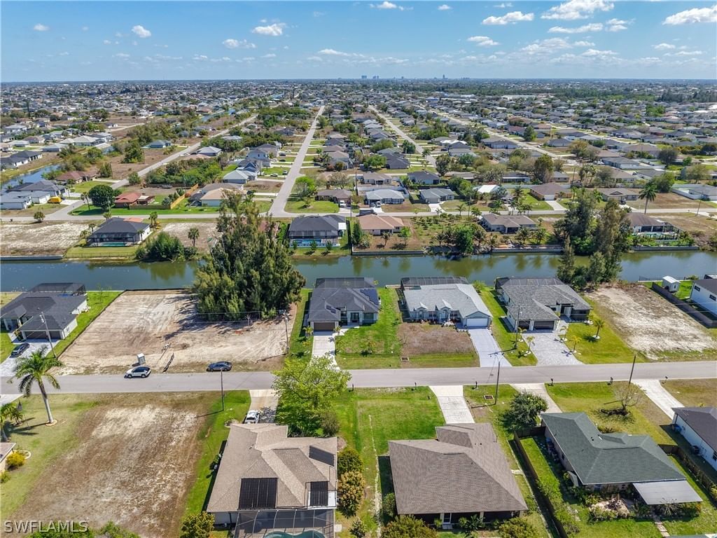 427 NW 7th Avenue, Cape Coral, FL 33993 photo 2