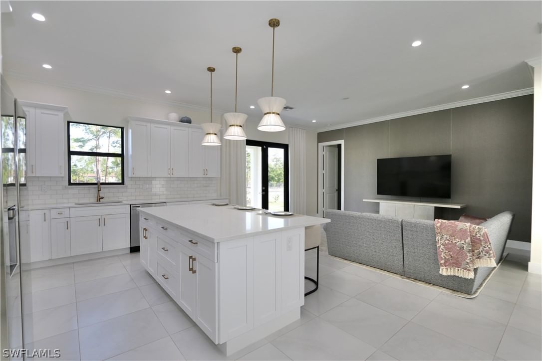 2017 47th Avenue NE, Naples, FL 34120 photo 4