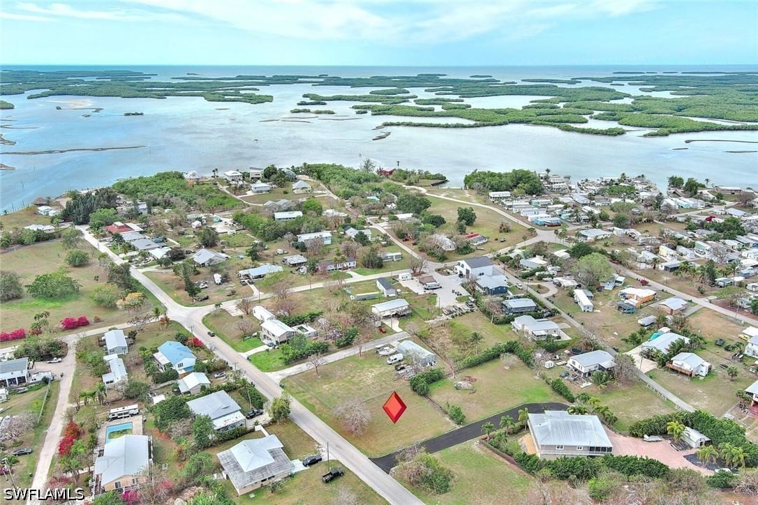 261 Smallwood Drive, Chokoloskee, FL 34138