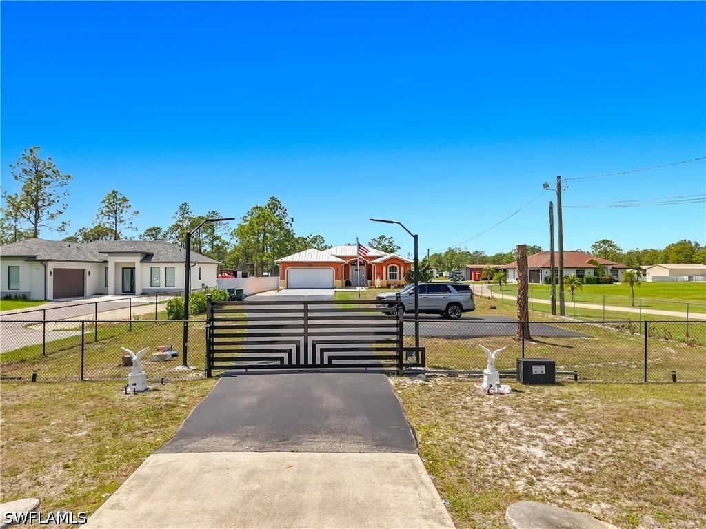 1845 Desoto Boulevard N, Naples, FL 34120 photo 2