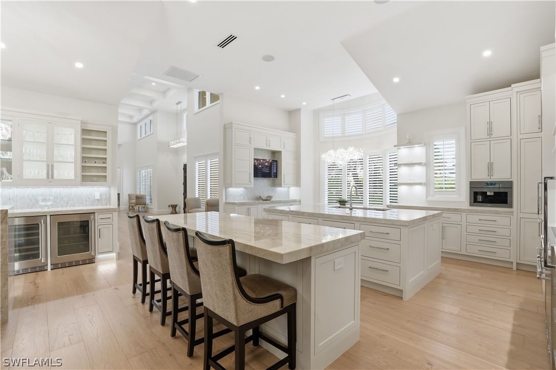 328 SEDGWICK Court, Naples, FL 34108 photo 4
