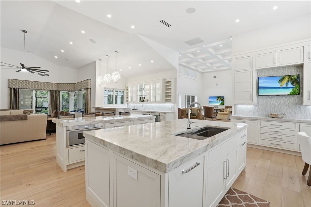328 SEDGWICK Court, Naples, FL 34108 photo 5