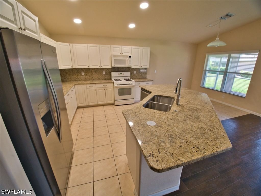 9071 Astonia Way, Estero, FL 33967 photo 4