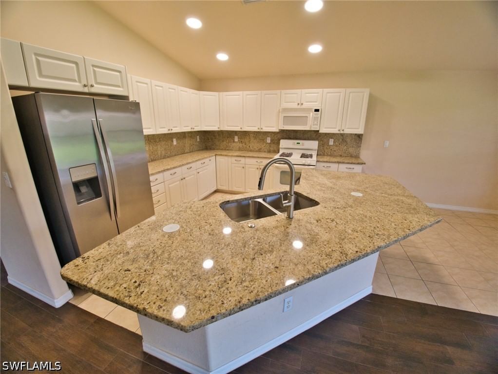 9071 Astonia Way, Estero, FL 33967 photo 5