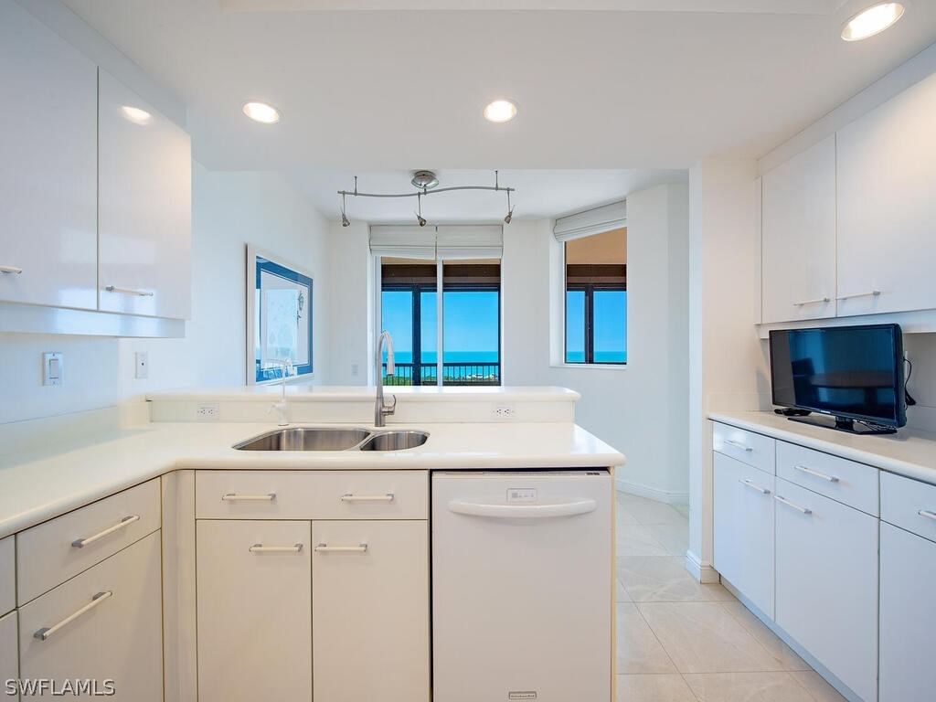 7225 Pelican Bay Boulevard #1703, Naples, FL 34108 photo 5
