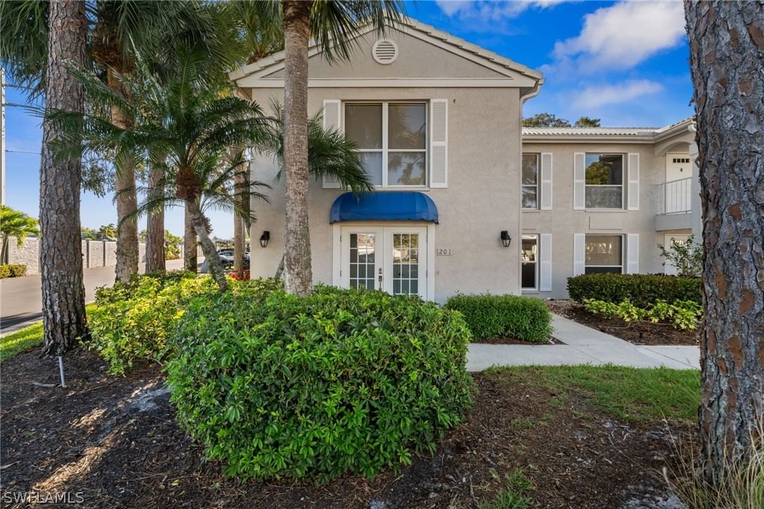 822 Gulf Pavilion Drive #201, Naples, FL 34108 photo 3