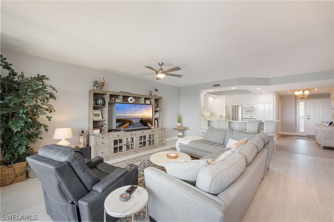425 Cove Tower Drive #502, Naples, FL 34110 photo 4