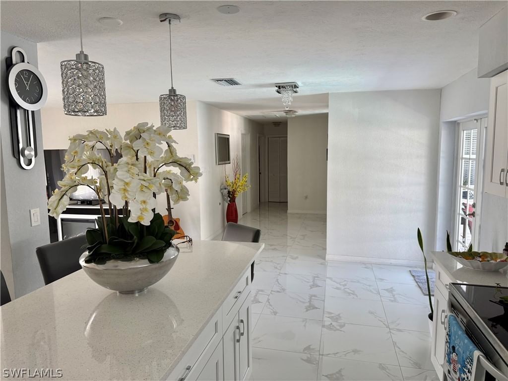 226 Kingston Drive, Fort Myers, FL 33905 photo 2