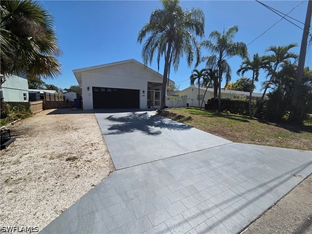 27312 Gasparilla Drive, Bonita Springs, FL 34135 photo 2