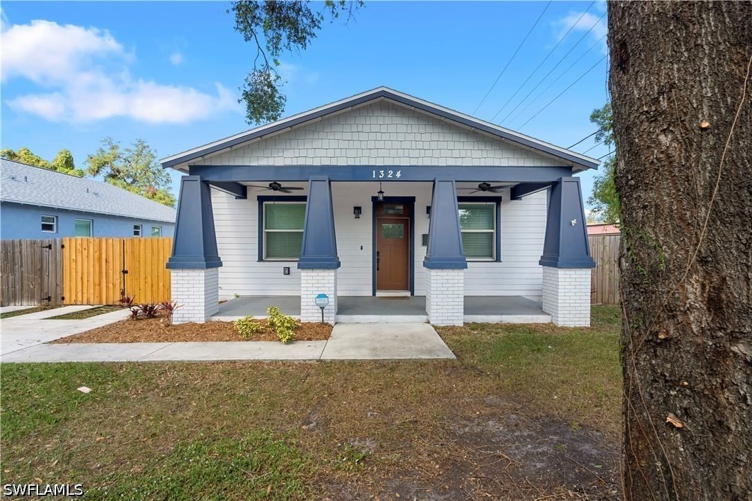 1324 E Giddens Avenue, Tampa, FL 33603