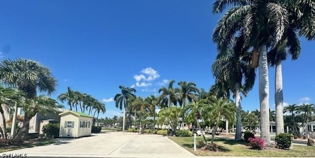 1386 Silver Lakes Boulevard, Naples, FL 34114 photo 2