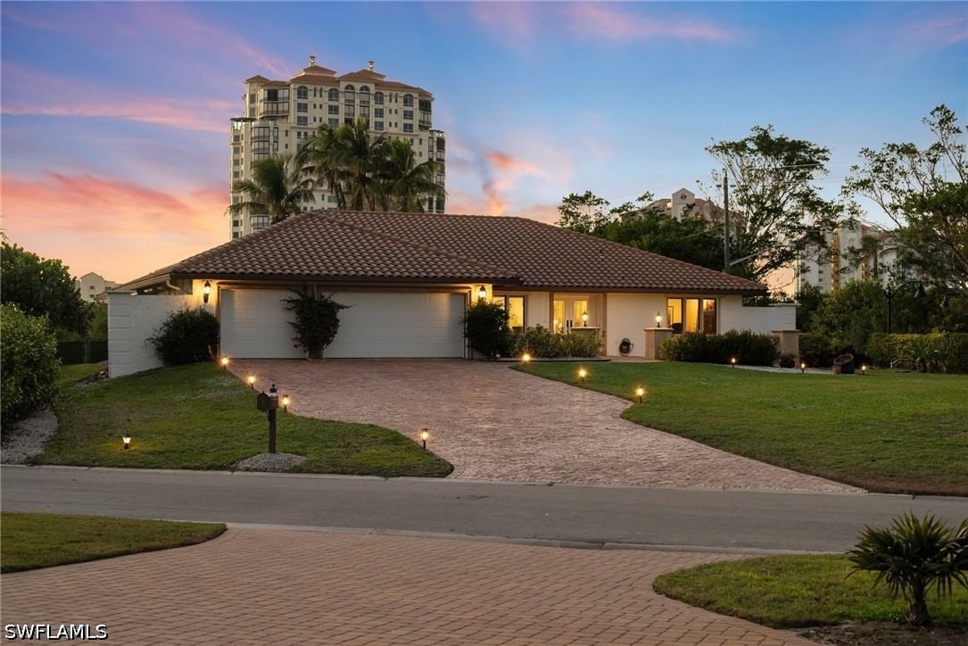 319 Pirates Bight, Naples, FL 34103 photo 4