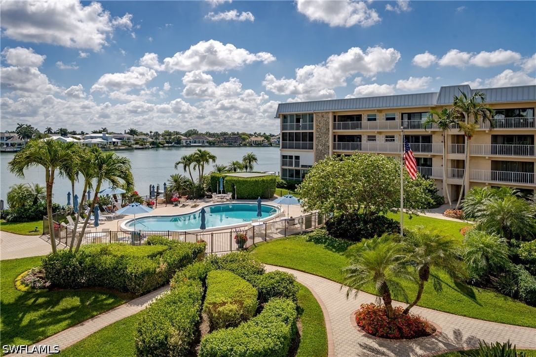 3450 Gulf Shore Boulevard N #305, Naples, FL 34103 photo 2